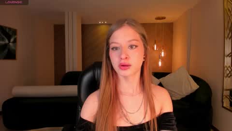 Isabella Moretti online show from March 19, 4:07 am