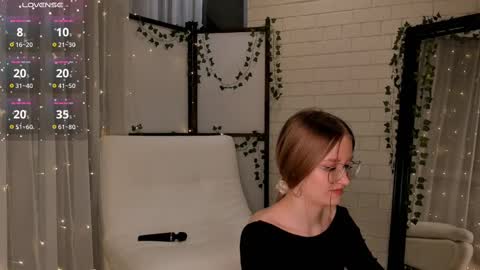 Snapshot of isabellatorrance chatting on February 11, 10:39 pm Bella online show from February 11, 10:39 pm