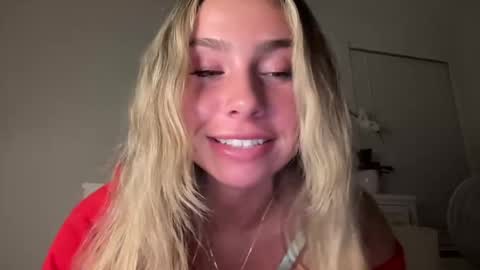 Snapshot of isabellekinsley chatting on December 3, 4:10 am isabellekinsley online show from December 3, 4:10 am