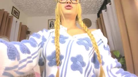 isabelliza princess online show from March 25, 4:41 am