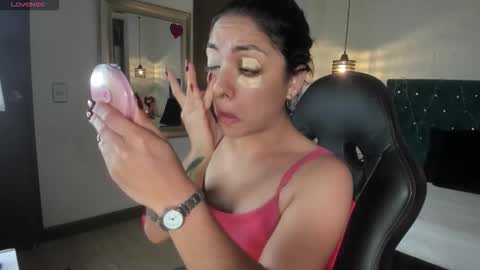 isabel  online show from November 23, 11:03 pm