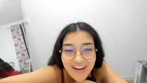 Isa Suarez online show from April 6, 7:48 pm