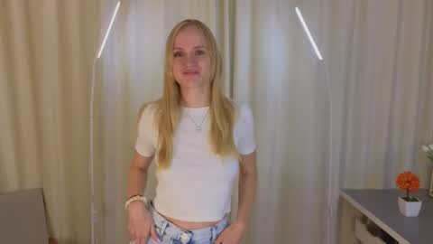 Olivia online show from November 25, 4:11 am