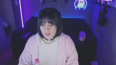 Snapshot of isis_diosa chatting on February 4, 2:07 am Ana Maria online show from February 4, 2:07 am