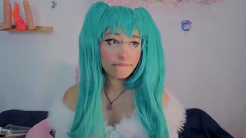 Isisjones18 online show from October 31, 11:43 am