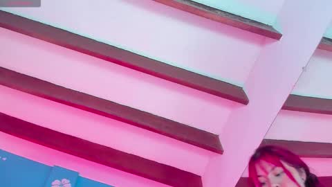 Issa online show from February 19, 12:32 am