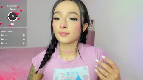 Snapshot of issa_garcia chatting on March 3, 7:28 pm I S S A B E L A Igissaa ax Xlittleissa online show from March 3, 7:28 pm