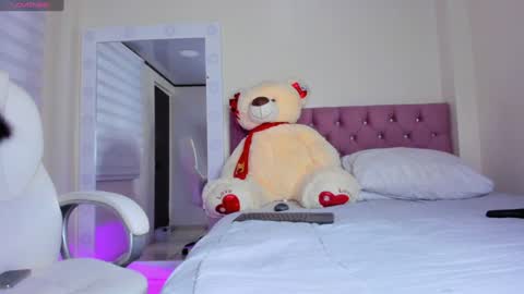 Isa  online show from January 26, 10:12 am