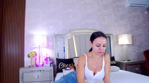 Issadorra online show from February 25, 9:57 am