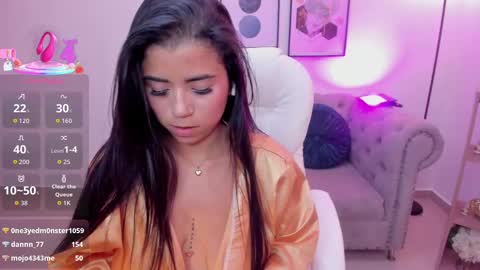 issi_loren online show from October 10, 9:52 pm