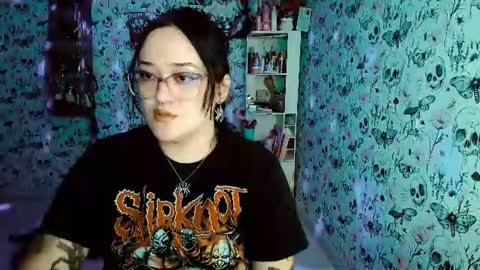 Yiz online show from July 18, 2:57 am