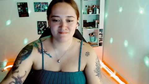 Yiz online show from December 17, 4:45 am