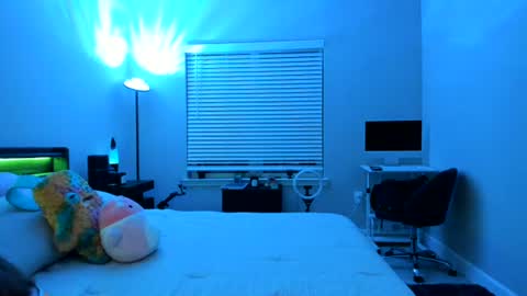 Bella Bloom online show from July 31, 3:29 am
