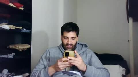 Snapshot of italianboybcn chatting on March 6, 8:52 am italianboybcn online show from March 6, 8:52 am