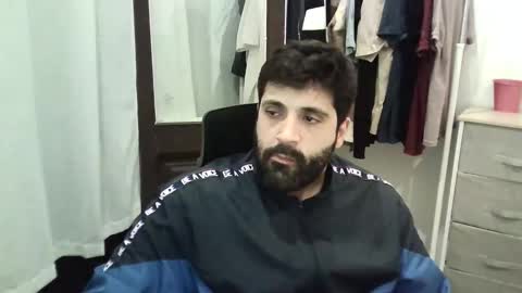 Snapshot of italianboybcn chatting on October 31, 9:37 pm italianboybcn online show from October 31, 9:37 pm