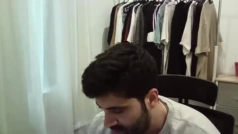 italianboybcn online show from January 17, 9:41 am