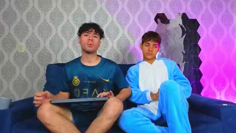 Ithan and Friends online show from February 11, 7:38 pm