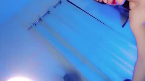 EZZIE online show from February 17, 9:54 pm