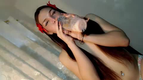 EZZIE online show from March 8, 4:12 am