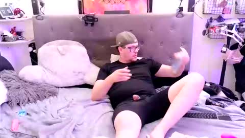 Boo Faux online show from March 11, 4:59 am