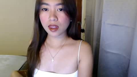 Snapshot of itscandygurl chatting on January 2, 2:13 pm Candy online show from January 2, 2:13 pm