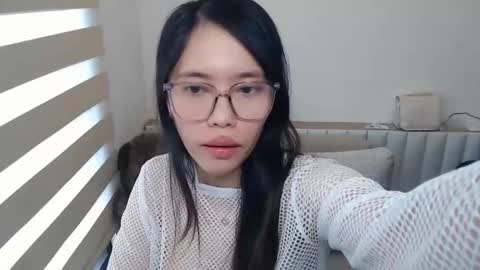 itskittyy online show from October 26, 8:48 am