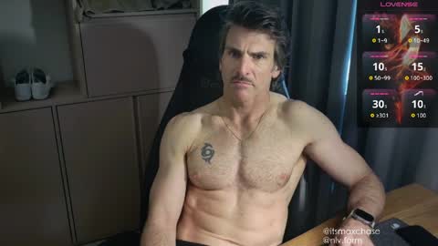 itsmaxchase online show from March 25, 12:56 pm