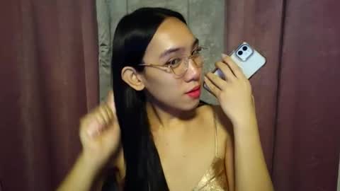 itsmehotqueen online show from February 12, 3:15 pm