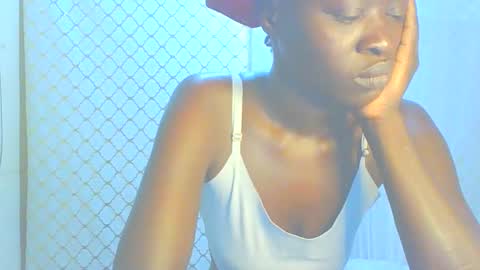 Snapshot of itsqueen_blacq chatting on September 8, 6:07 pm Queen blacq online show from September 8, 6:07 pm