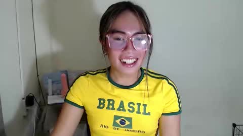 itsurgil_kloeh online show from December 15, 8:05 pm