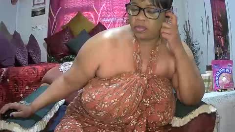 itumeleng74 online show from November 5, 6:04 am