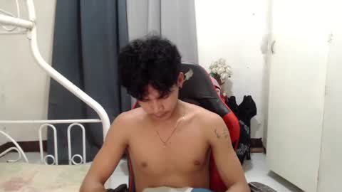 itzme_john online show from June 28, 12:34 pm