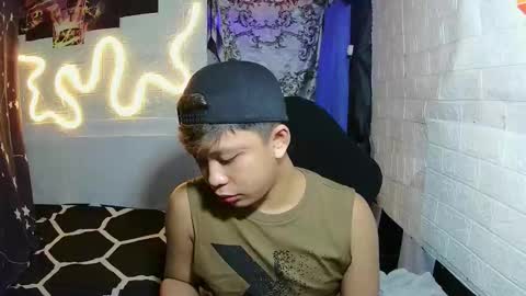 itzurrey online show from November 20, 7:11 pm