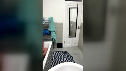 iuri1990 online show from February 15, 9:41 am