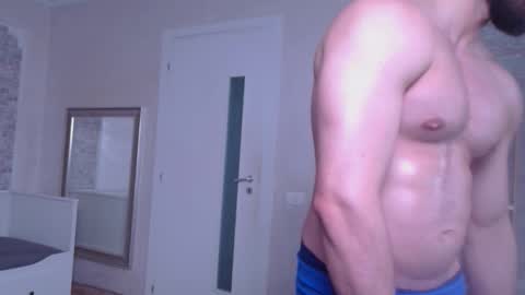 Snapshot of ivanhydee chatting on October 9, 6:41 am IvanHydee online show from October 9, 6:41 am