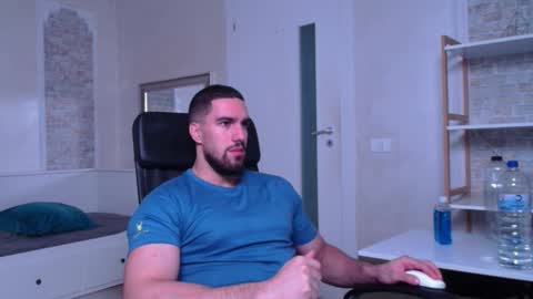 Snapshot of ivanhydee chatting on September 17, 4:27 am IvanHydee online show from September 17, 4:27 am