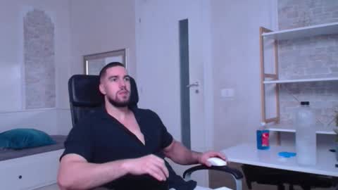 Snapshot of ivanhydee chatting on September 12, 4:36 am IvanHydee online show from September 12, 4:36 am