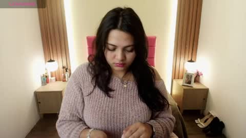 I V O N N E R O S S online show from April 13, 11:58 am