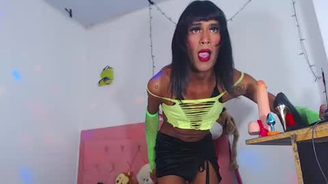 ivonneth online show from March 30, 6:24 am