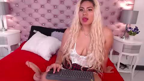 IvonnyBon online show from February 18, 3:39 am