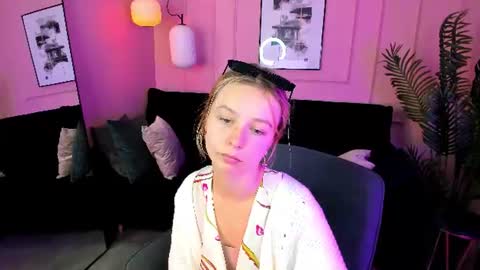 ivy_blare online show from June 9, 2:06 pm