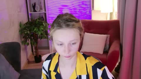 ivy_blare online show from June 8, 1:45 pm