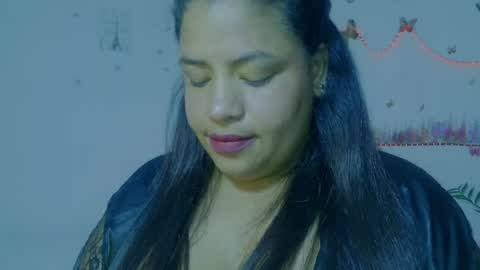 ivydesouza online show from June 7, 3:44 am