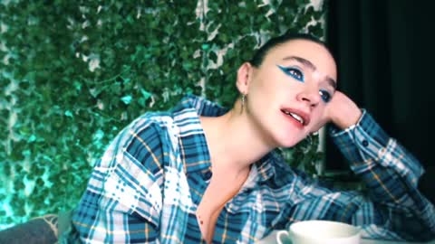 Miss Ivy online show from December 23, 2:13 am