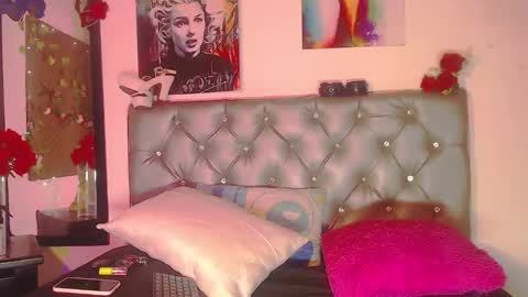 ivymilleer online show from November 20, 1:32 pm