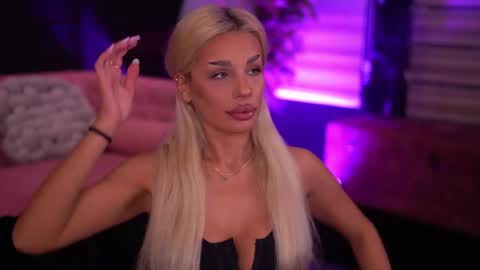 IvyRowa online show from February 20, 6:21 pm