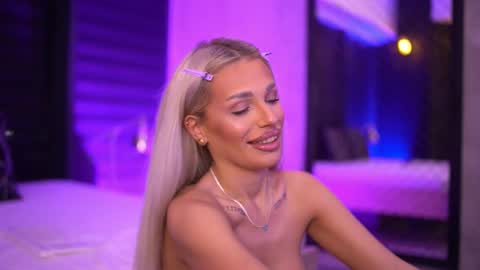 IvyRowa online show from September 29, 6:07 pm