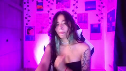 Ivy  online show from April 17, 3:09 am