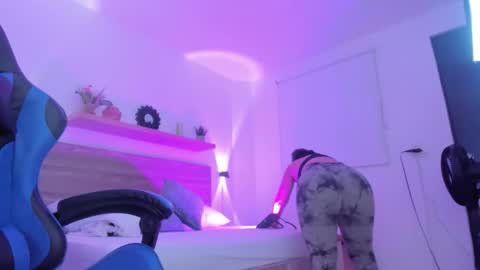 Iza online show from February 6, 1:58 pm