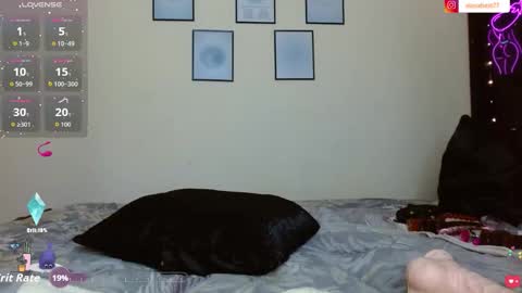 Izzabel Valentine online show from December 4, 7:13 pm